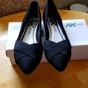 NEW w box Anne Klein Sport flats, 8